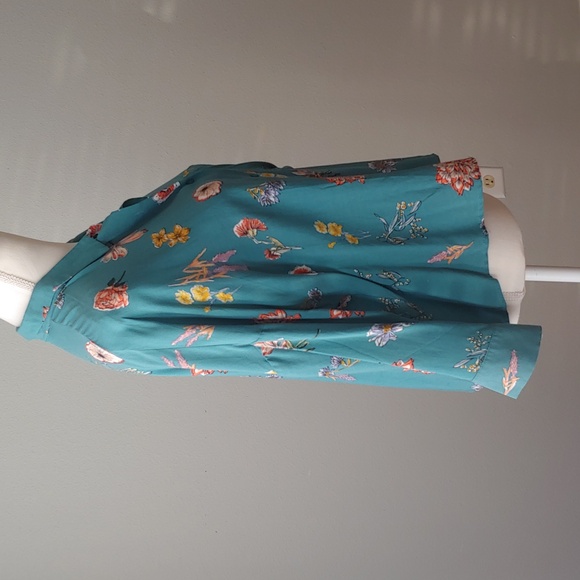 Pull&Bear | Floral Crop Button Down Top - Picture 3 of 12